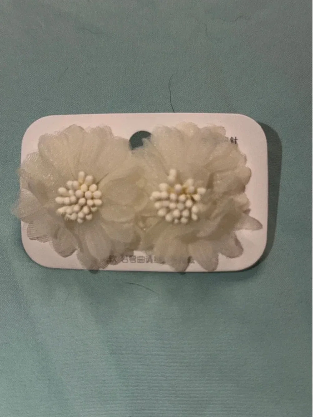3 pairs women’s earrings
